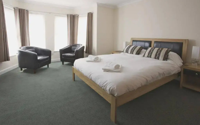 All Seasons Lodge Hotel