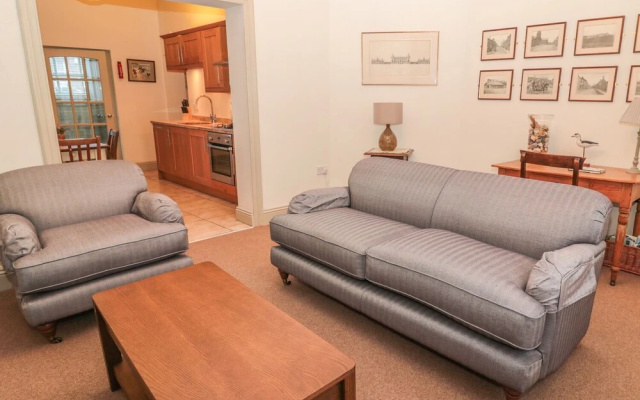 St Elmo's Apartment
