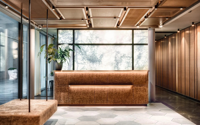 Stage 12 Hotel by Penz