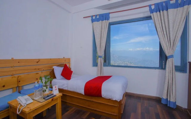 OYO 256 Mount Princess Hotel