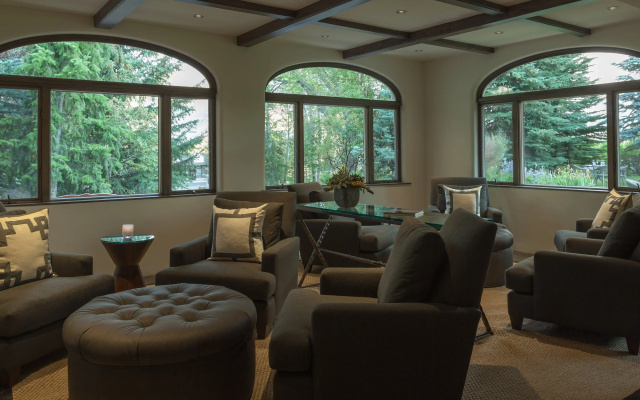 Knob Hill Inn