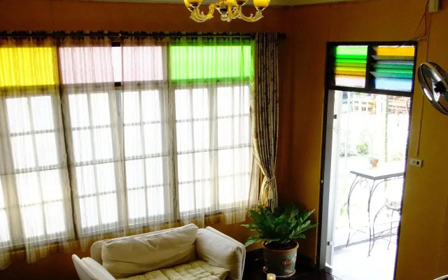 The Gallery 24, Art Cafe Guesthouse Chiang Mai