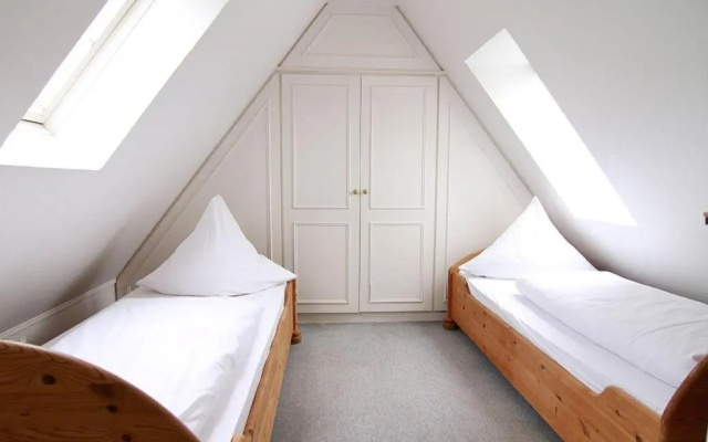 Haus-Meisennest-Wohnung-Adler