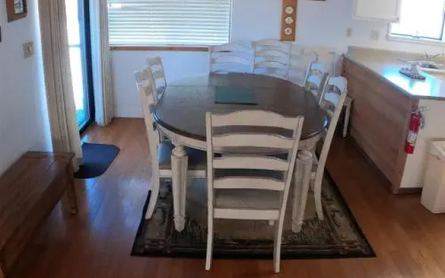 Edgewater #8 2BR 2BA Lake View
