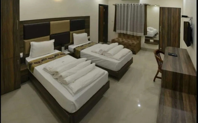 Hotel Smart Room By Shree Vatika