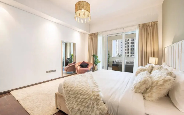 Palm Jumeirah - 2br - New Furnished - Next To Mall