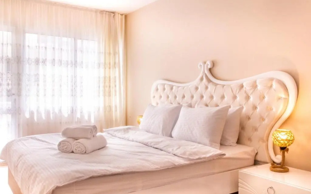Furnished Stylish Sea View Flat in Izmir Konak