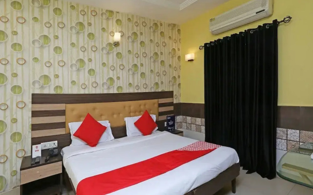 OYO 4939 Hotel Highway Inn