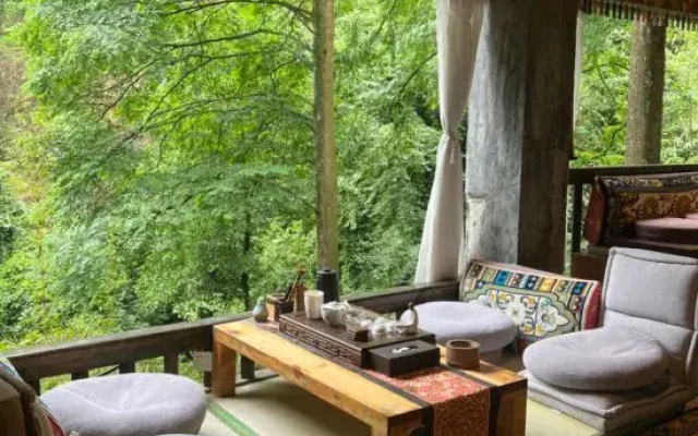 Dujiangyan Qingcheng Back Hill Liaoyuan B&B