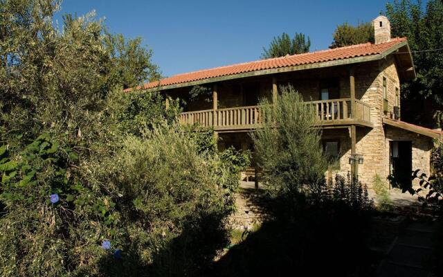 Отель Seki Cottages Сиде вид на фасад