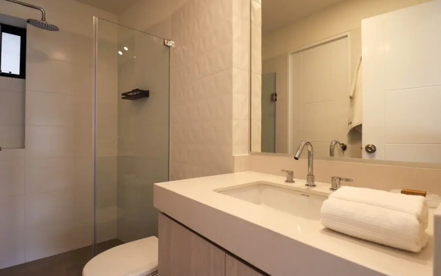 w Lovely 2BR w Balcony in Miraflores