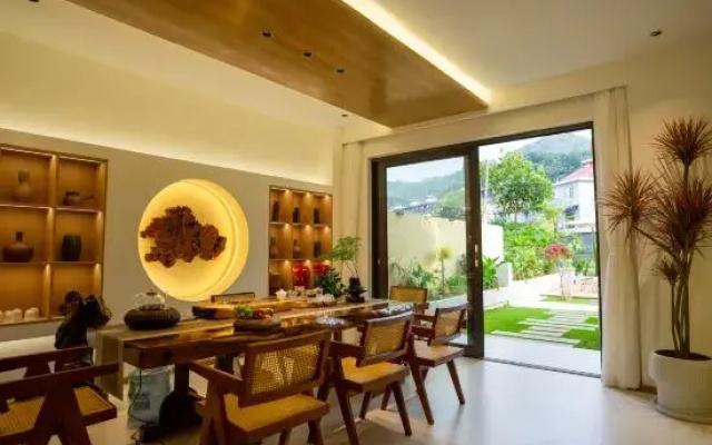 Mangshi Wanfeng Garden Villa Homestay (Dai Ancient Town Branch)