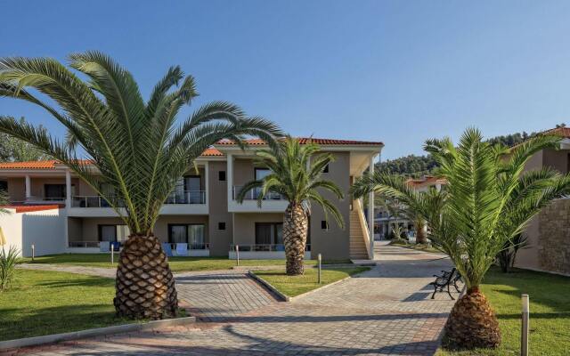 Lagomandra Beach Hotel вид на фасад