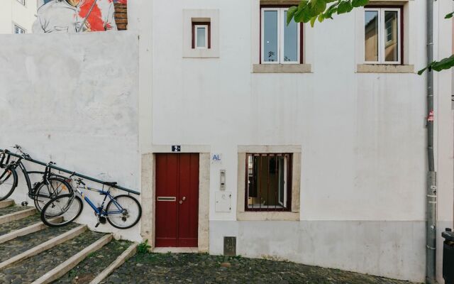 Апартаменты Rent4Rest Mouraria Lisbon Apartments вид на фасад