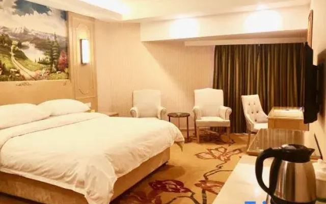 Vienna Hotel Chengdu Jewelry Center Jinzhou Road Subway Station