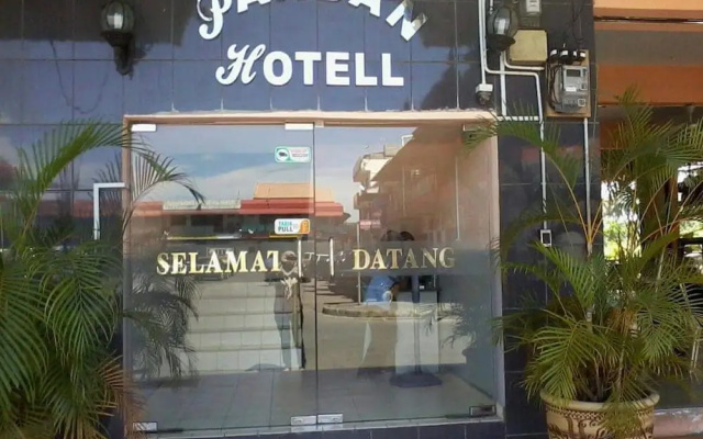 OYO 90785 Pandan Hotel