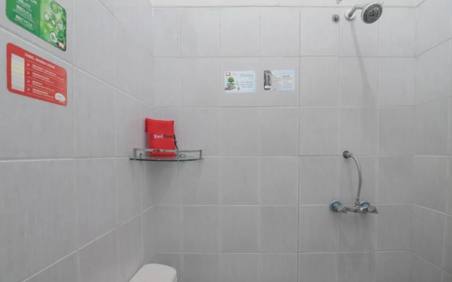 RedDoorz near Radin Intan Airport Lampung 2