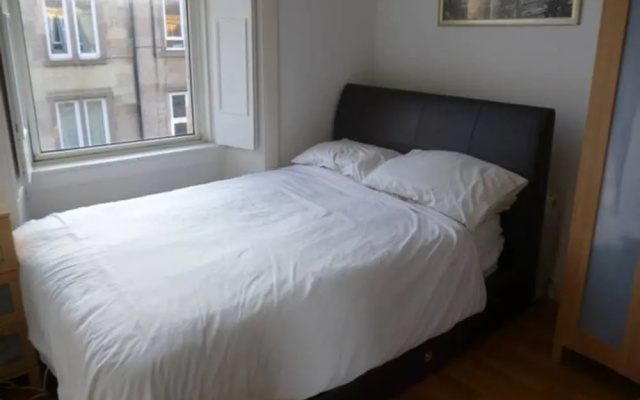 Well-connected, Cosy 1 Bedroom Flat in Dalry