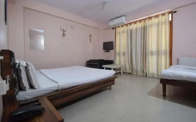 Shreenathji Inn by OYO Rooms