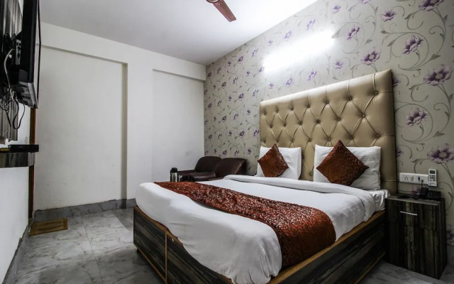 OYO 24801 Hotel Star Palace