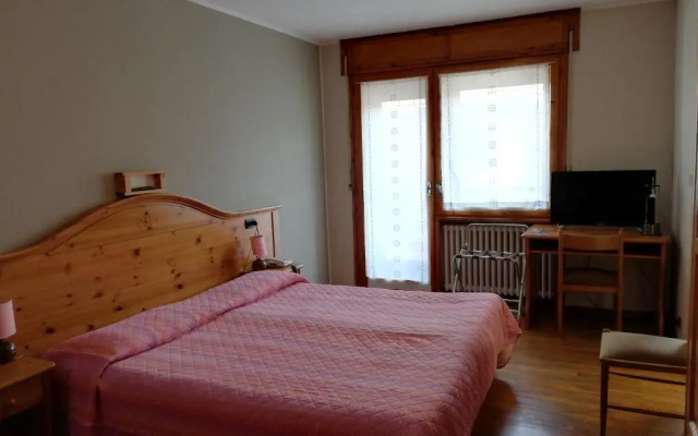 Hotel Holiday Debili