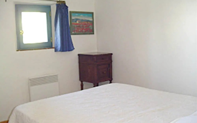 House With 2 Bedrooms in Allemagne-en-provence, With Furnished Garden