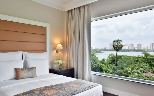 Lakeside Chalet - Mumbai, Marriott Executive Apartments