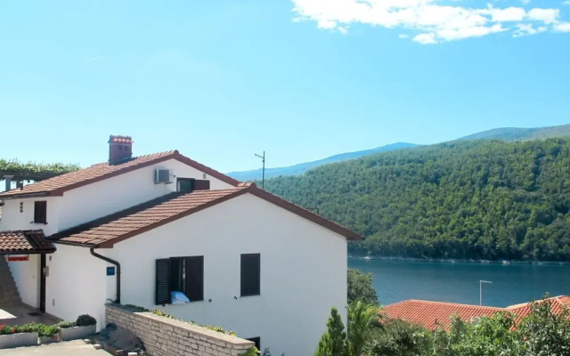 Violetta Duga Luka in Duga Luka