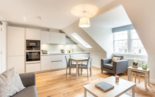 Quiet City Centre Spacious Apartment