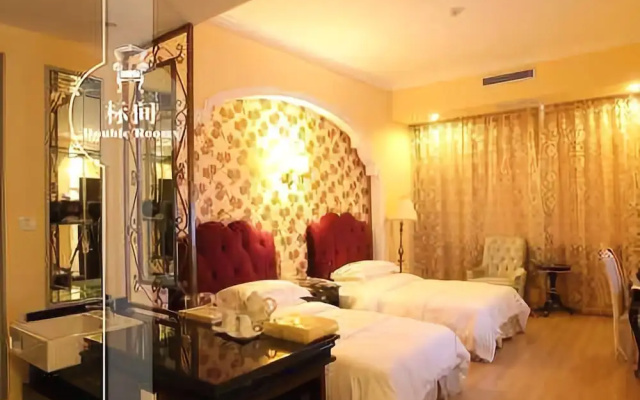 Royal Hotel