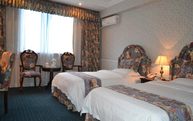 Oak Hotel
