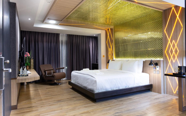 Holatel Hotel Phitsanulok
