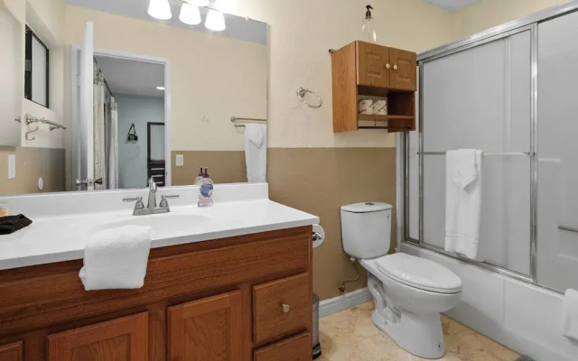 Lakeview Condo