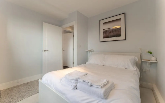 Stunning Clifton Flat in Amazing Central Location