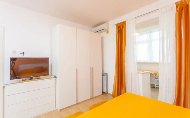 Apartments & Rooms Alagic