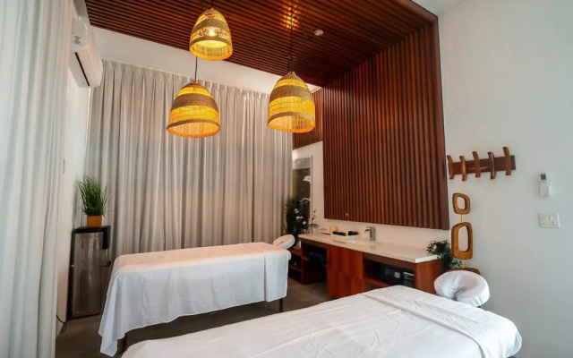 Oceanside Vacation Villa With Hotel Amenities v10