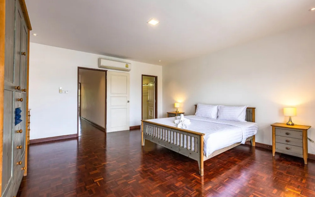 4 BR Townhouse in Great Location BSS