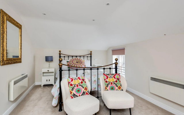 The Mews - 1BR Studio in Jericho Near City Centre