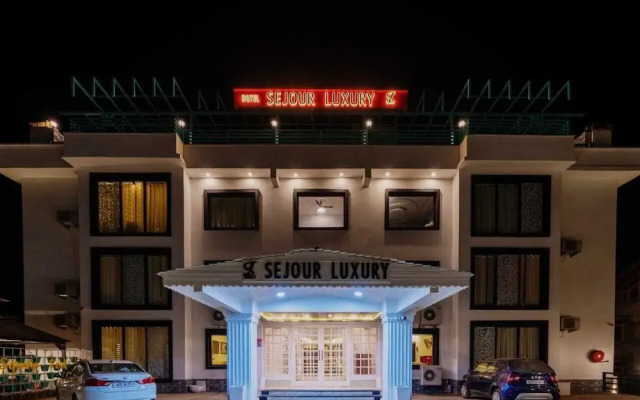 Hotel Sejour Luxury Srinagar