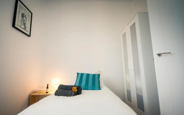 Holidays2Malaga Heredia 3 bedroom opposite Malaga Port