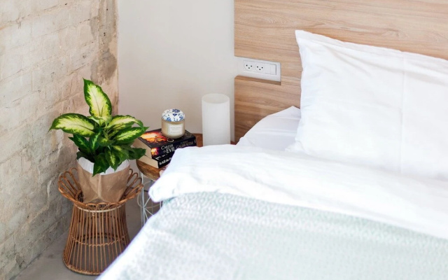 London in Tel Aviv - stay at my place