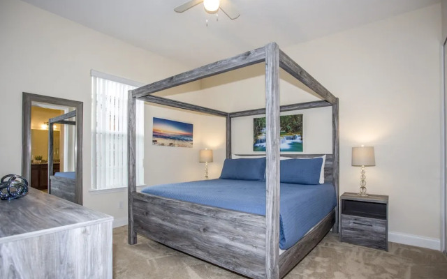 Fabulous Vacation Home  w/ Screened Pool Close To Disney 146