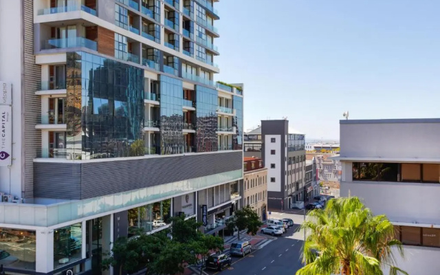 Luxury De Waterkant Loft Retreat