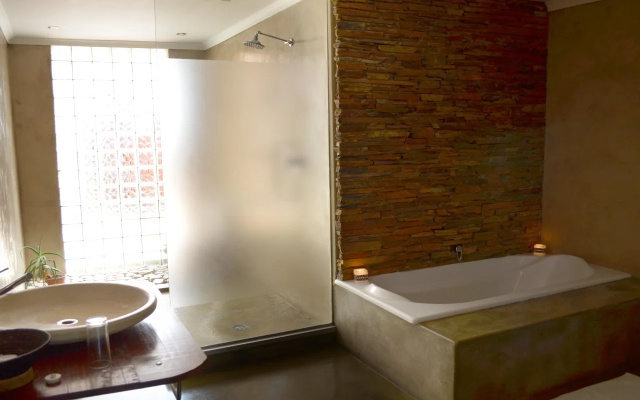 African Moon Corporate House