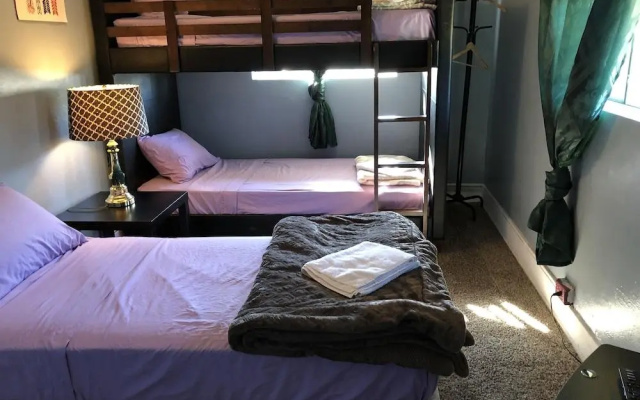 Hollywood Budget Guest Rooms