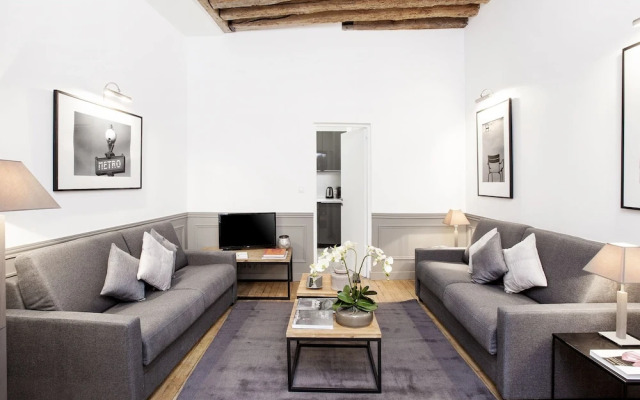 Luxury 2BDR Le Marais I by Livinparis