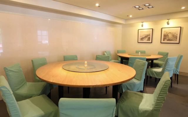 Jinjiang Inn Shanghai Everbright Conference Exhibition Center