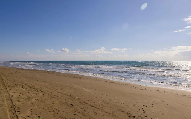Faros Seaside Villa Larnaca