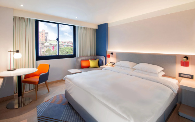 Holiday Inn Express Taipei Train Station by IHG