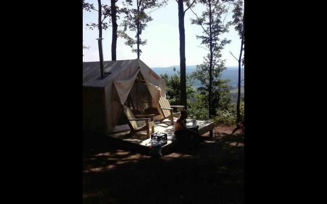 Tentrr - Round Mountain Campsite
